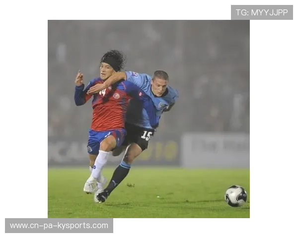 乌拉圭队后卫佩雷斯在巴黎奥运会上表现出色，乌拉圭队主帅